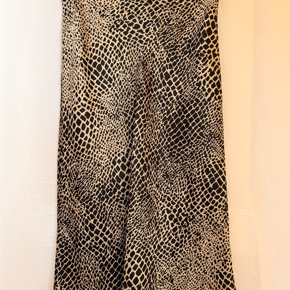 BCBGMaxAzria Black and Tan silk mid length skirt